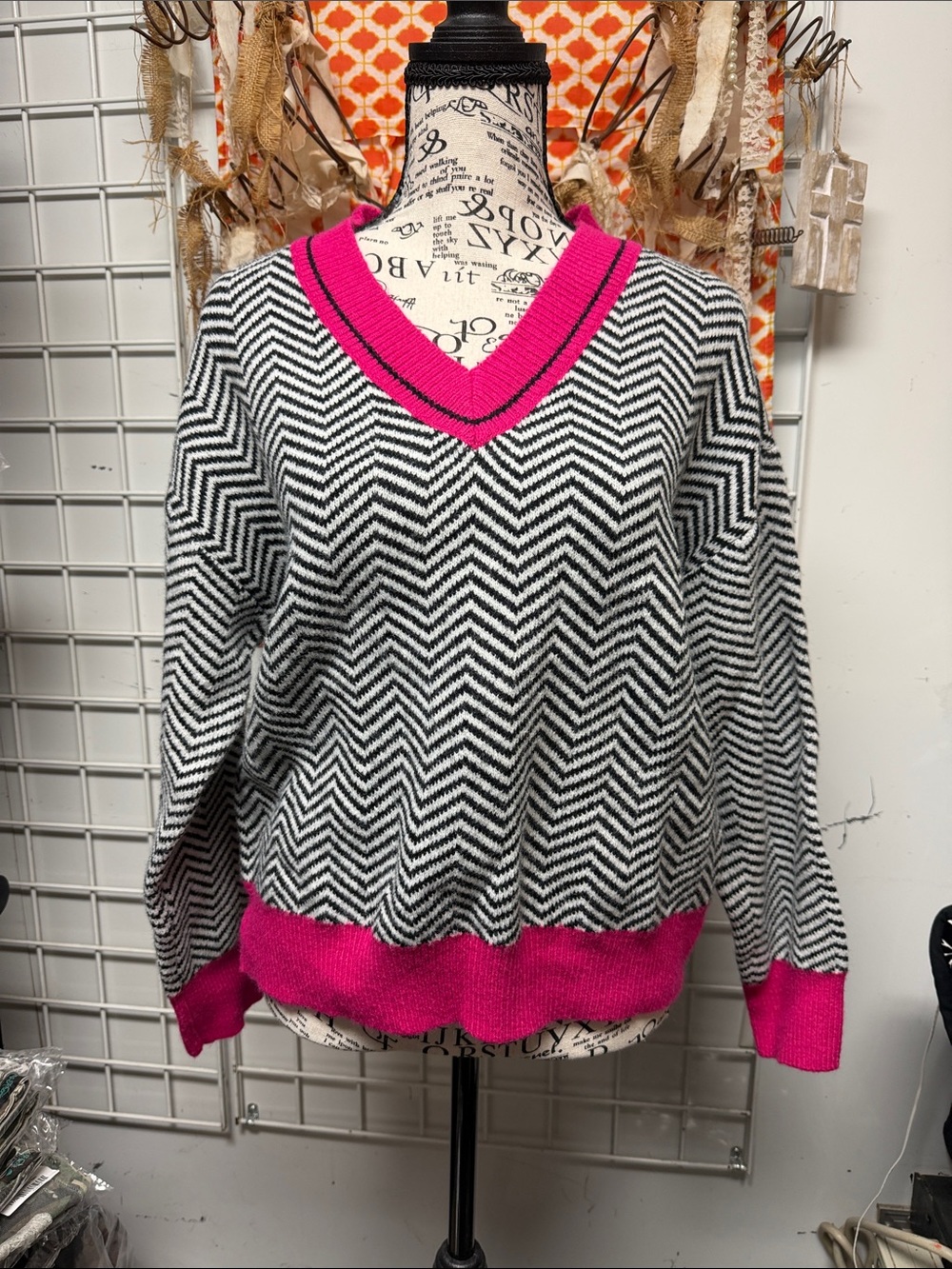 SHEIN Black & White Chevron V-Neck Sweater with Hot Pink Trim